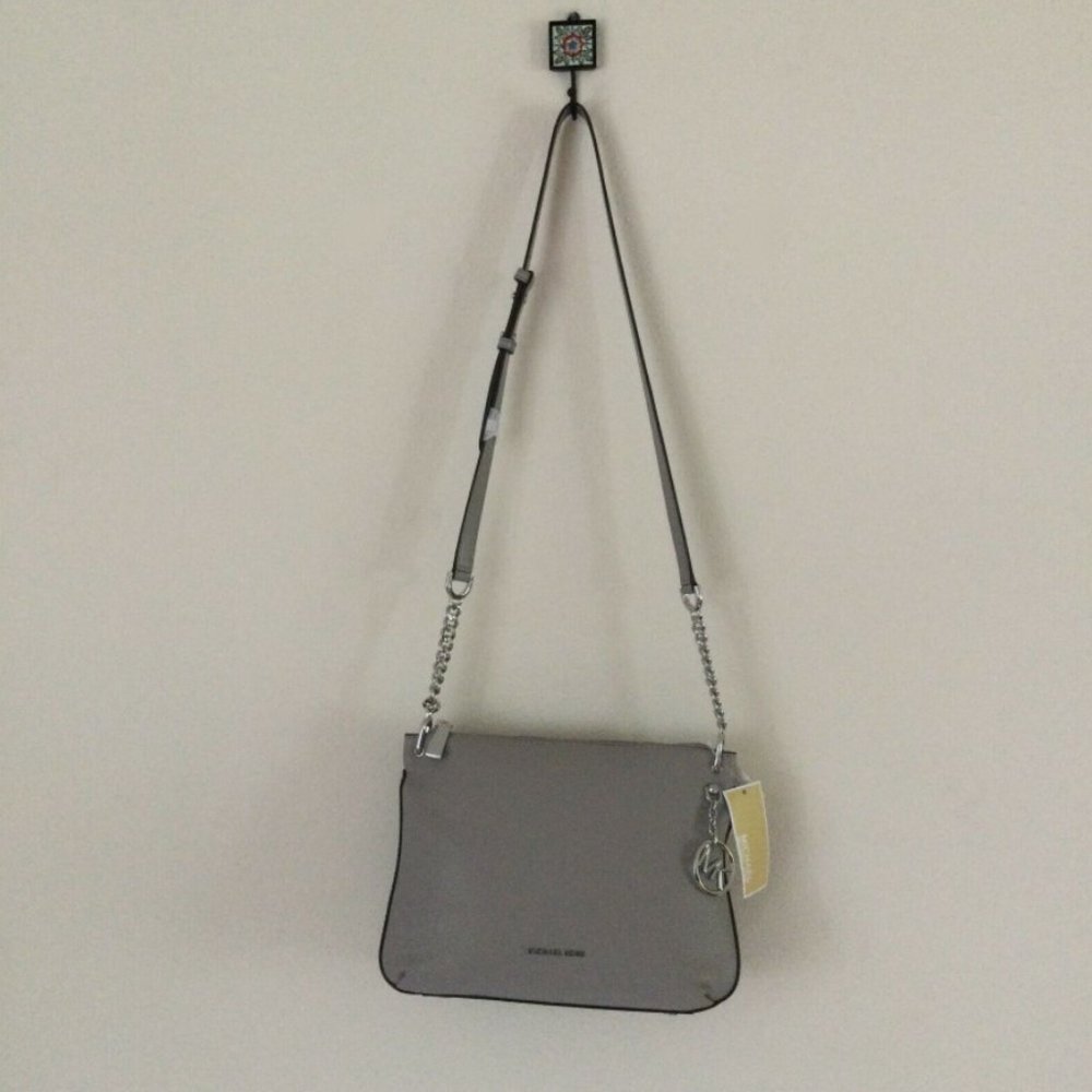 ⛔️SOLD⛔️ MICHAEL KORS Lillie Large Messenger Bag - Picture 3 of 15